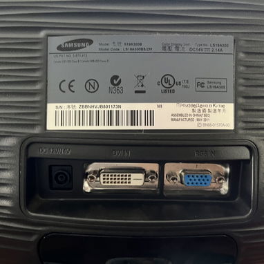 Monitor Samsung LED de 15 pulgadas - Img 121906979