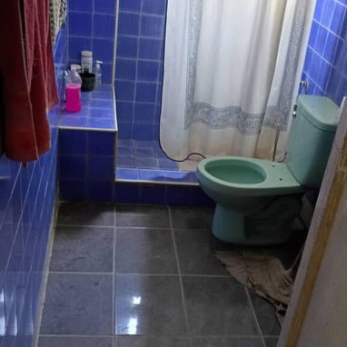 Casa puerta calle de 5 cuartos en 20 mil USD ,se deja todo en 25 mil - Img 120376397