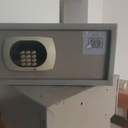 Vendo caja fuerte vale 120 usd interesados al 52013668 - Img 57821692