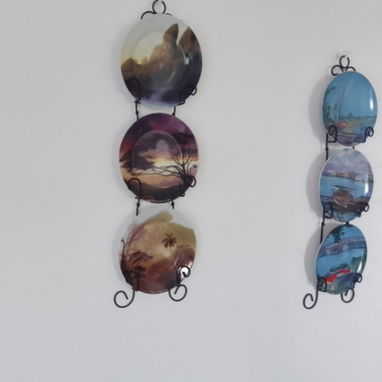 Juego de tres platos con pinturas de arte cubano - 2/2