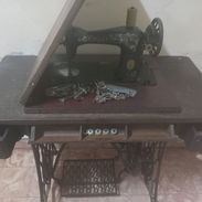 Se vende máquina de cocer singer - Img 55729654