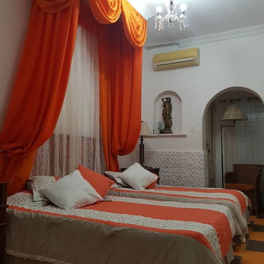 HOSTAL EN VEDADO - Img 116093675