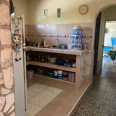 VENTA DE CASA CON AUTO INCLUIDO EN LA LOCALIDAD DE JUSTIZ A 3 KM DE PLAYA GUANABO. - 6/10