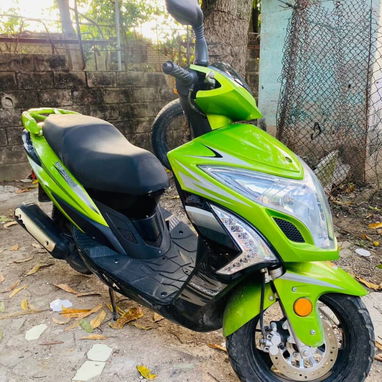 ‼️Vendo moto automática de poco uso, hace de 40-45km por litro, es de 150cc‼️ La doy con papeles y derecho a chapa✅ 16 - Img 122480635