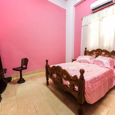 300 USD.RENTO LINEAL APTO DE 2 HABITACIONES Y 2 BAÑOS EN EL VEDADO ZONA CENTRICA POR HOTEL NUEVO TORRE K .52501177 - Img 124088257