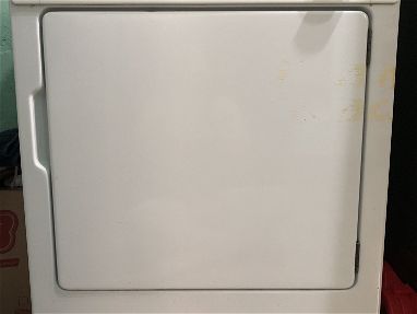 Secadora de ropa electrica casi nueva muy poco uso - Img 68956641