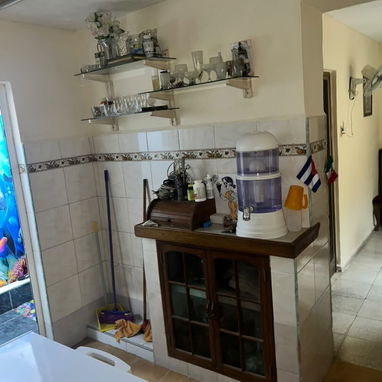 Venta de apartamento en bajos de un bi planta en el cerro 35 000 usd. - 4/10