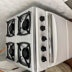 Cocina con horno marca imput, 60 usd las fotos hablan por si solas, esta impecable - Img 120240803