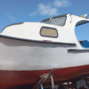 Barco en Varadero de fiberglass - 6/8