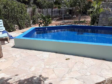 Rentamos casa con piscina a solo 2 cuandras de la playa de 4 habitaciones. WhatsApp 58142662 - Img main-image