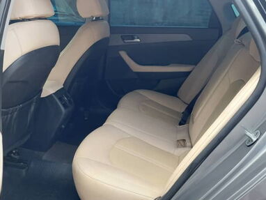 Hyundai Sonata 17 hecho 21 con salón en piel original más detalles llamar - Img 64333911