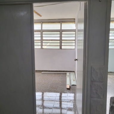 ¡GANGA! Vendo Apartamento Totalmente Remodelado en El Bahía – 2do Piso en 9000 USD - Img 115070863