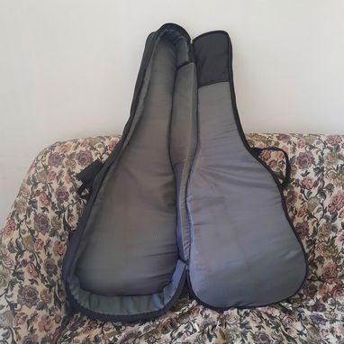 Estuche de guitarra - Img 120345198