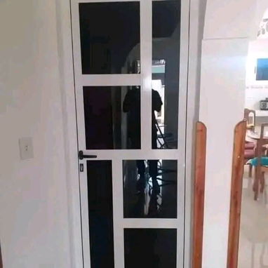 Realizamos todo tipos de trabajos en marquetería en aluminio - 5/8