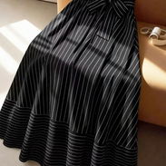 Saya de muy poco uso talla S - Img 57134701