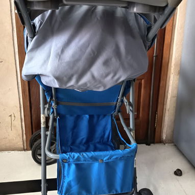 Coche para niños o niña - Img 118978526