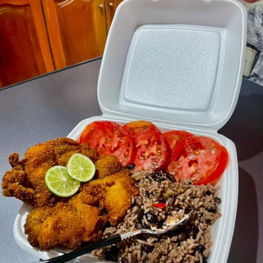 Disfrute, y pásala feliz con tu familia, probando nuestras sanas y deliciosas comidas que llevamos a domicilio. - Img 119694024