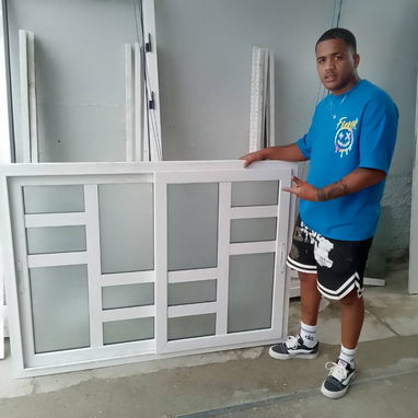 Realizamos todo tipo de diseños modernos en carpintería de aluminio y cristalería - Img 124695049