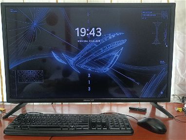 PC completa 8va con monitor TV 32" - Img main-image