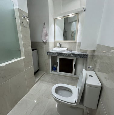 Renta de apartamento totalmente renovado en el Vedado, preferiblemente renta lineal - Img 99276917