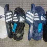 Chancletas Adidas de pinchito - Img 55035630