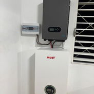 Kit Solar 6 kW ☀️ ⚡ Inversor de 6 kW 🔋 Batería de respaldo de 10 kW ☀️ 4 paneles solares de 600W Tenemos más opciones - Img 57778588