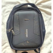*MOCHILA M-15* Mochila amplia y acolchada, ideal para trabajo, universidad y uso diario. 25 USD - Img 58126019
