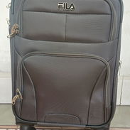 Equipajes maletas de viajes 10 kilos y 32 kilos impecables marca Fila - Img 54546626