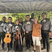 Mariachis - Img 56975847