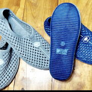 Mochilas GRANDES, zapatos plásticos, varios colores.  Plaza - Img 45457301