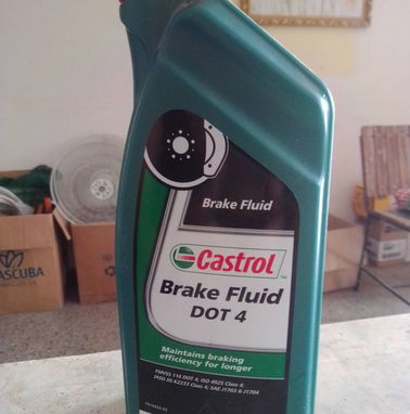 Castrol Castrol Dot 4. 1 litro y TMP de 1/2 litro - Img 39418666