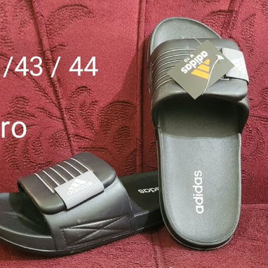 Chancletas disponibles. - 7/10
