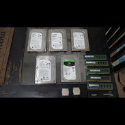 VENTA DE DISCOS,CHASIS,FUENTE,BOCINAS ,MEMORIAS RAM ENTRE Y LEA POR FAVOR NO HAGA PREGUNTAS TONTAS ESTA TODO ESCRITO AHI - Img 56297308
