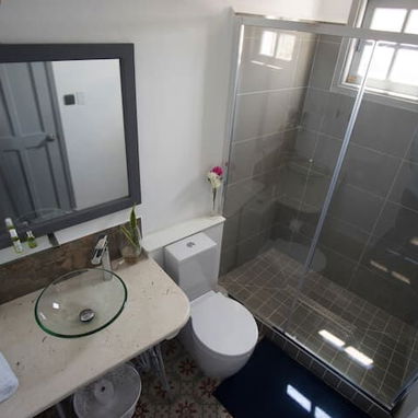 En La Habana, Cuba. 2 habitaciones, 3 camas, 2 baños. - Img 123268125