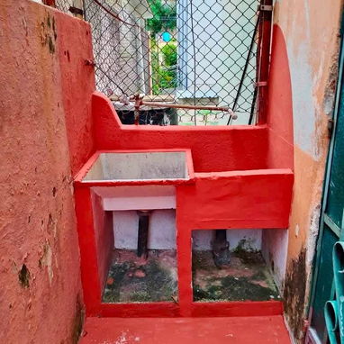 CASA EN BAJOS CON JARDÍN, CARPOCH Y PATIO DE TIERRA EN NUEVO VEDADO!!! - 8/9