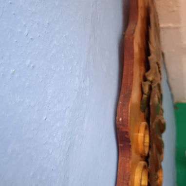 Vendo adorno hecho de madera y metal en 50 usd,soy de alamar,whatsapp 59335637 - 2/2