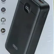 Cargador Portátil (Power bank) Carga rápida. De 20000 mAh y 22.5 W. Dos puertos de Salida USB. Cables de salida para iPh - Img 56769736