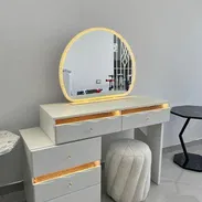 Mesa de maquillaje - Img 56227870