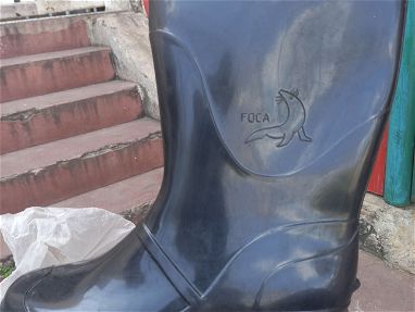 Se vende botas de goma marca Foca nuevas - Img main-image