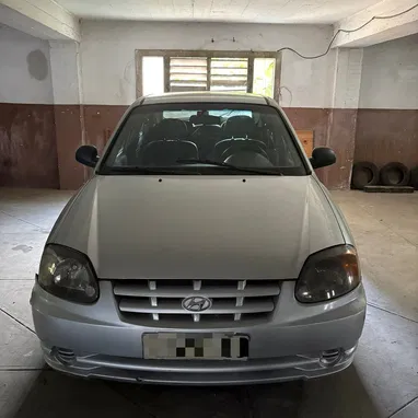 Hyundai accent del 2005 - 2/10