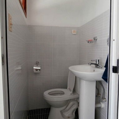 Casa recientemente reformada en venta en Atabey, Cuba. - Img 118708472