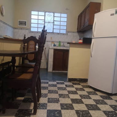 Renta Casa 2 cuartos en bajo con portal y patio Playa por 13y70 500usd 53582376 - Img 125761567