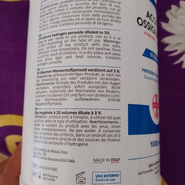 Agua oxigenada pomo de 1 Lt sellado vence en el 2028 - Img 120244781