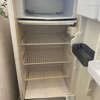 Refrigerador de uso!!! Máquina funcionando bien. Detalles en chapistería y plásticos - 3/5