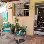 Vendo casa de 2 cuartos con frente a calle y placa libre. Boyeros. La Habana. - Img 57335918