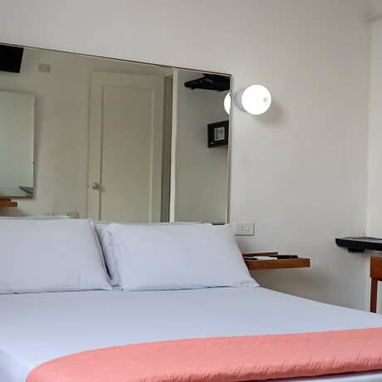 📱 Renta de Apartamento Versátil de 2 Habitaciones con Máxima Privacidad - Img 116117356