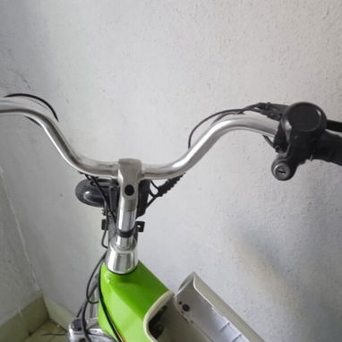 PARA LOS MECANICOS Y LOS QUE QUIEREN ARMARSE DE UNA BICI ELECTRICA, VENDO UNA DE USO QUE TIENE EL MOTOR QUEMADO. - 3/10