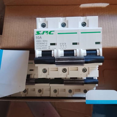 ⚡ ¡Protege tu instalación eléctrica. Tenemos breakers y cuchillas de calidad. ⚡ - 4/10