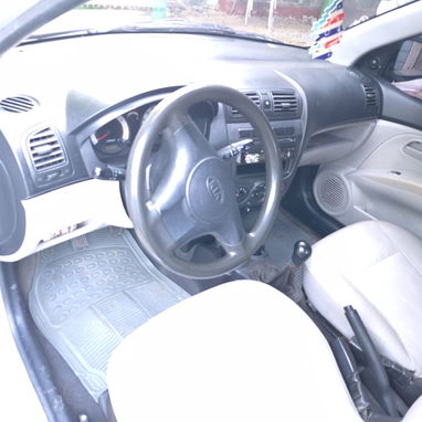 $10500 KIA PICANTO 2009,MUCHAS PIEZAS DE RESPUESTOS,CARRO BIEN CUIDADO SOLO 2 DUEÑOS - 4/5
