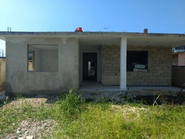 Vendo casa en construcción en Playa Baracoa - Img 65535363